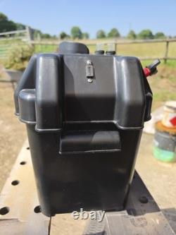 Combined Bison Battery Box Carrier with Superbatt Leisure Battery 12V 100AH